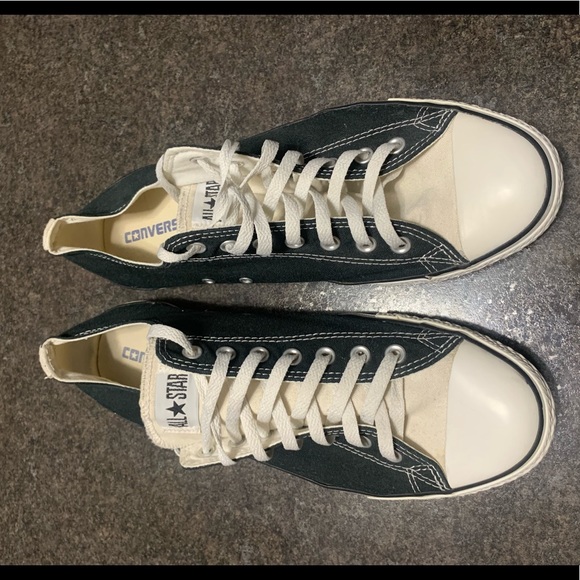 Converse Black White Classic Canvas Low Top - Picture 1 of 5